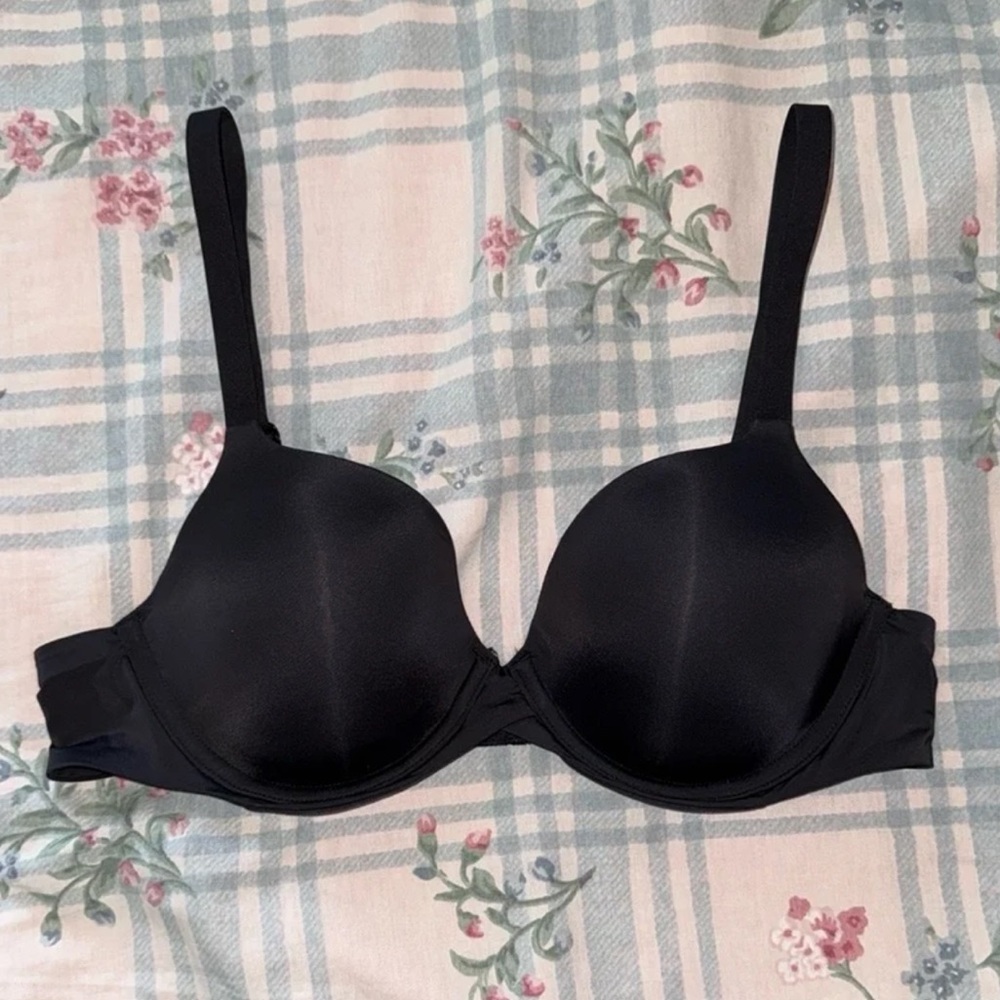 Maidenform Women’s Black Tshirt Bra Size 34B
